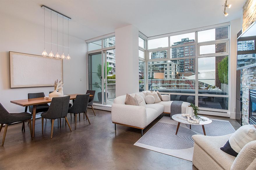 THA 1199 Marinaside Crescent