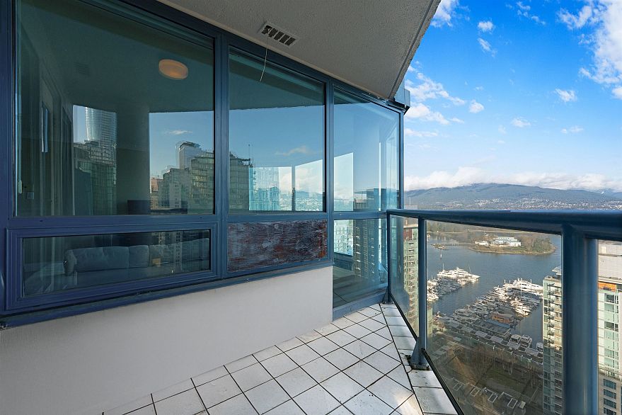 2303 1415 W Georgia Street