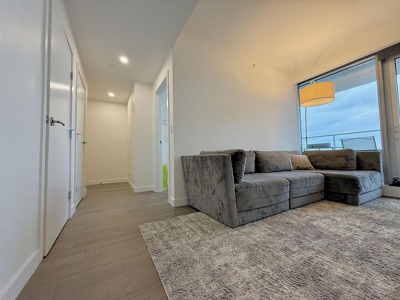 3605 1480 Howe Street