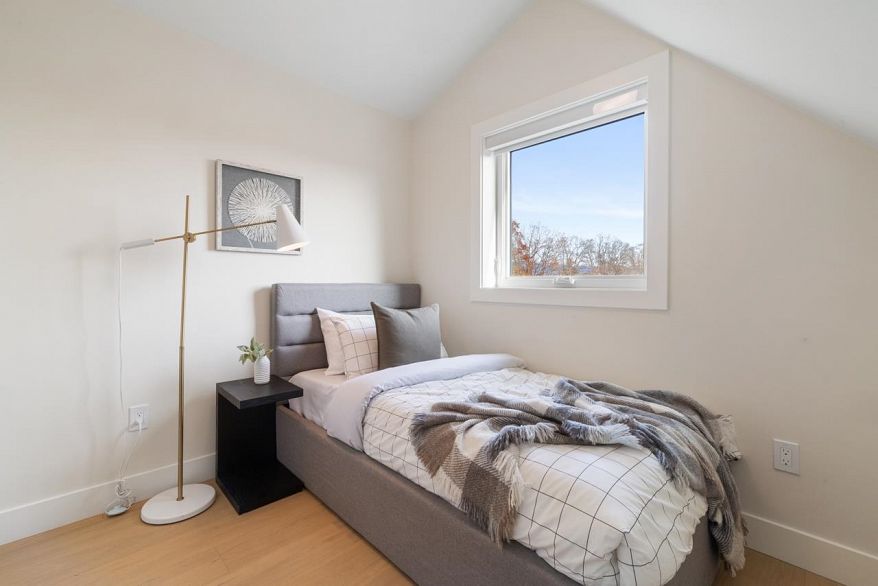 2 1937 Templeton Drive