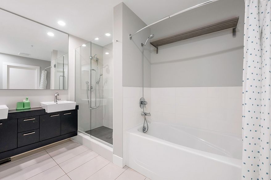 305 535 Smithe Street