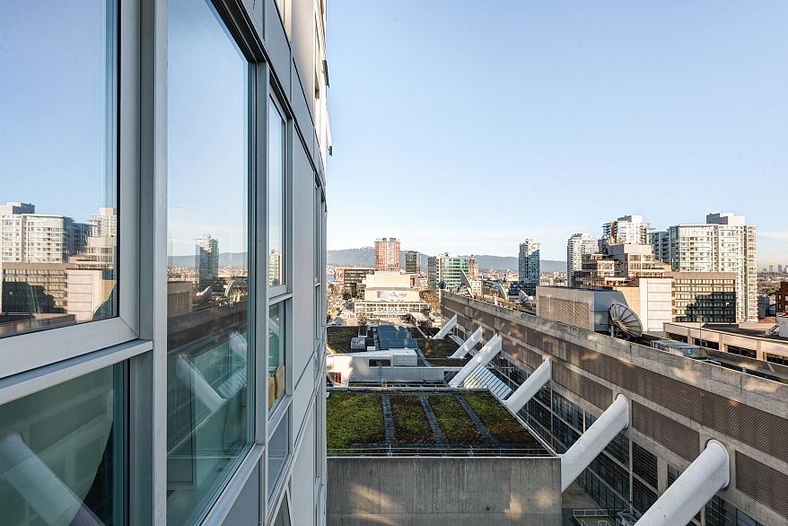 1711 788 Hamilton Street