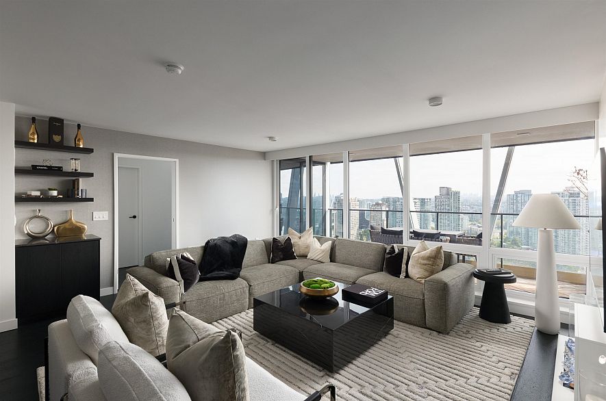 2504 1111 Richards Street