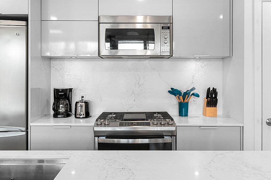 801 128 W Cordova Street