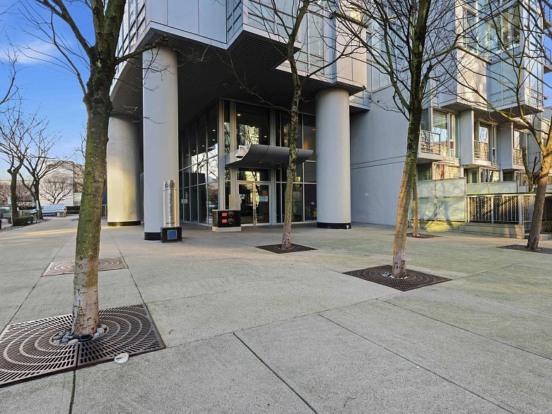 2001 668 Citadel Parade