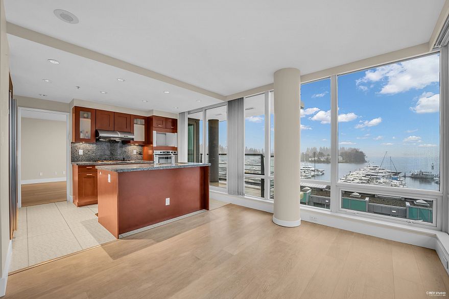 602 590 Nicola Street