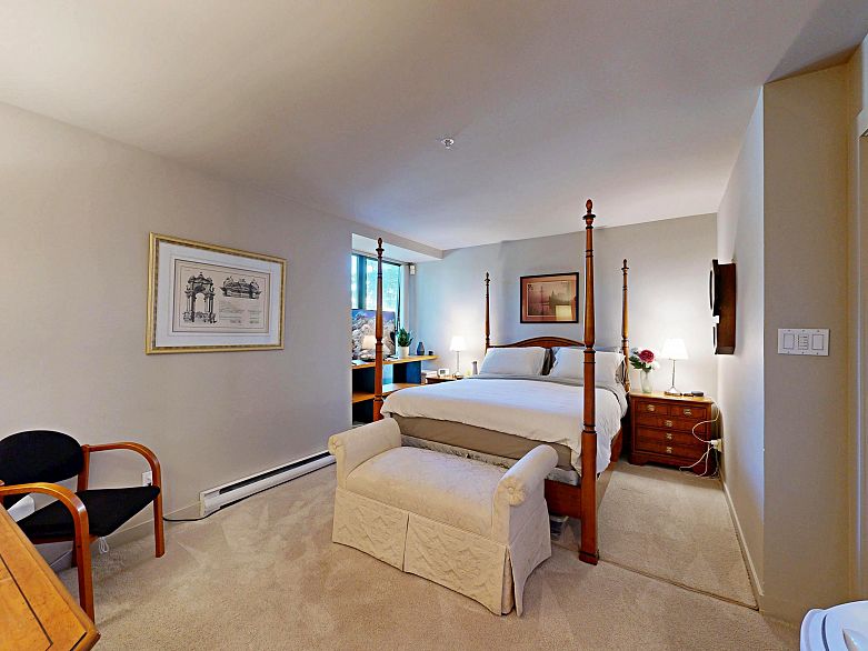 301 1888 Alberni Street