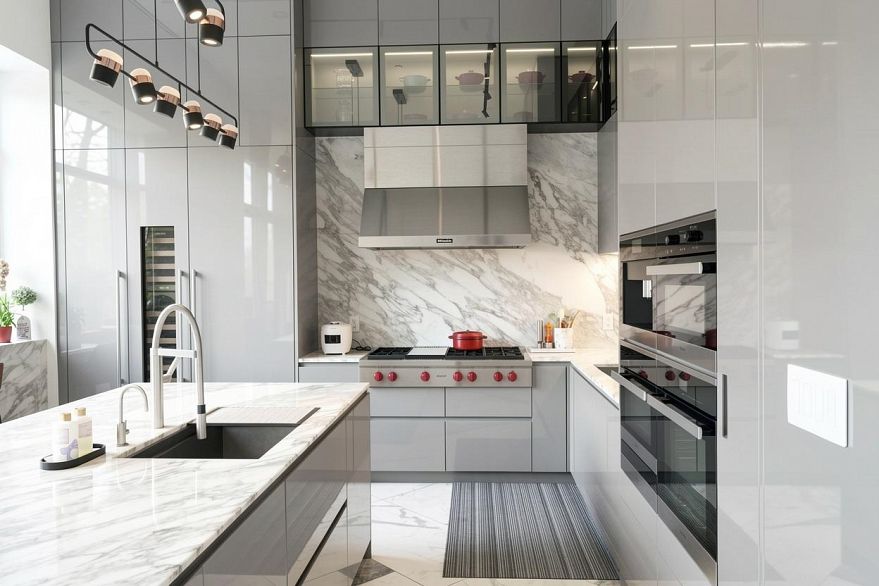 107 323 Jervis Street