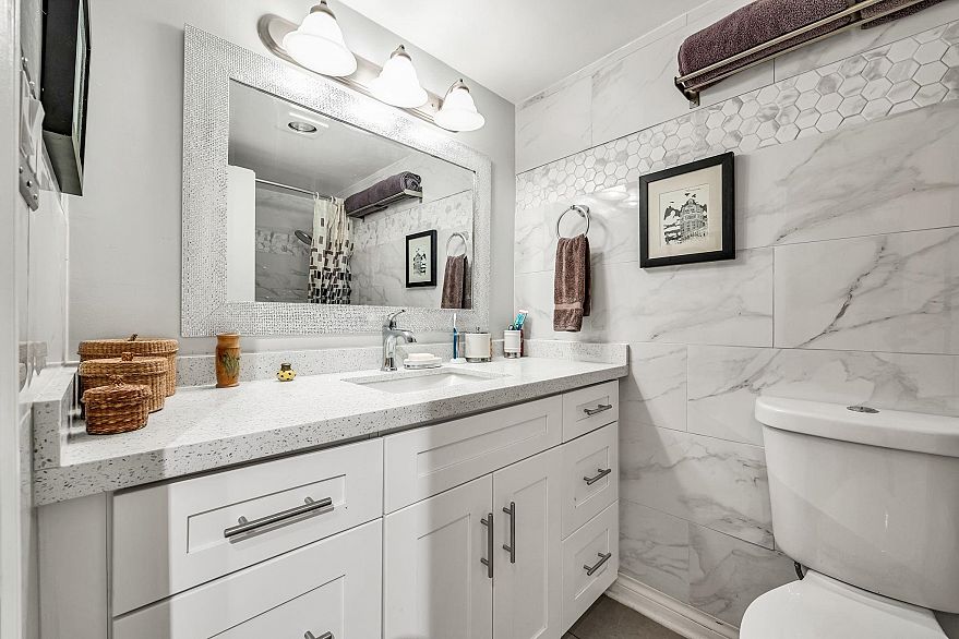 109 1655 Nelson Street