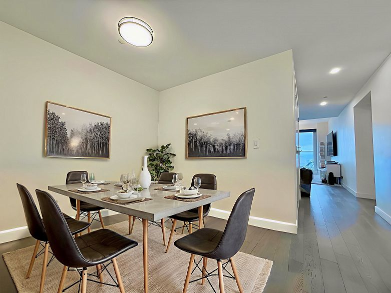 3605 1480 Howe Street