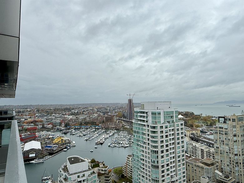 3605 1480 Howe Street