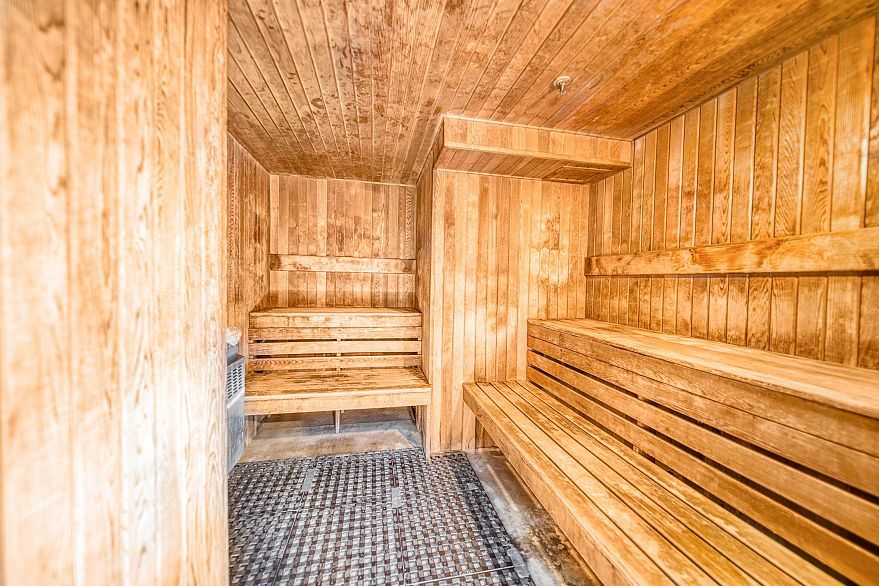 405 212 Davie Street