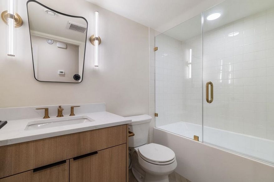 1 1933 Templeton Drive