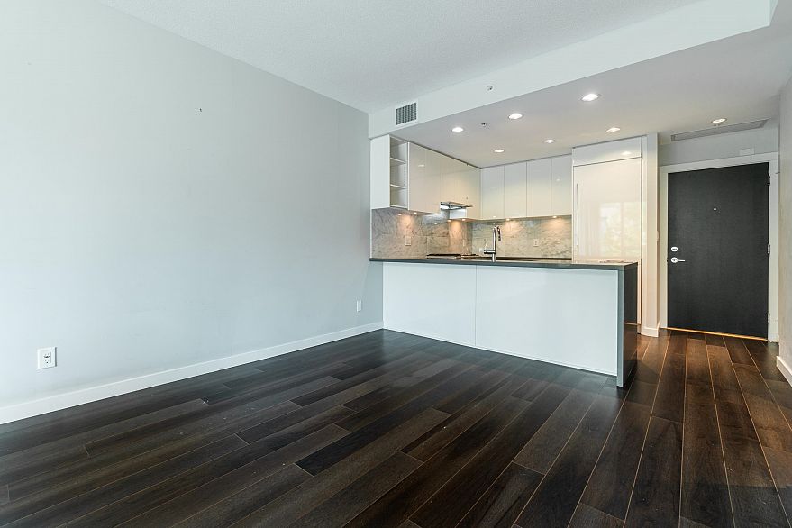 212 5638 Birney Avenue