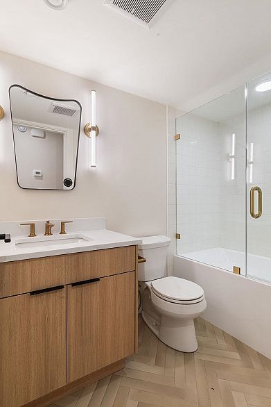 1 1933 Templeton Drive