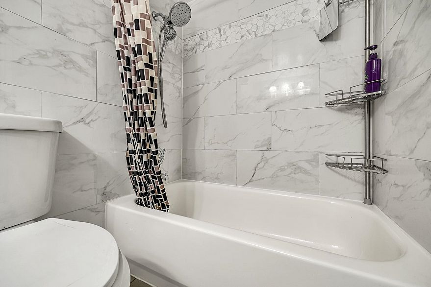 109 1655 Nelson Street