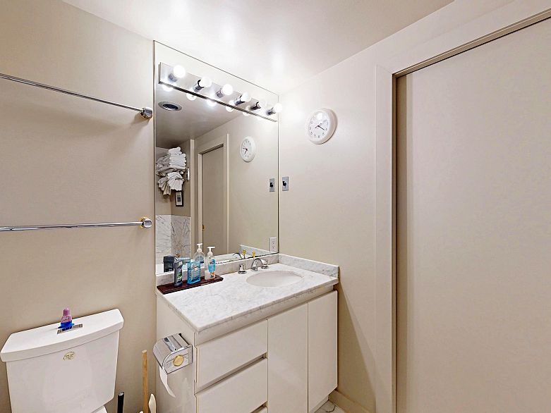 301 1888 Alberni Street