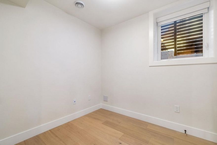 1 1933 Templeton Drive