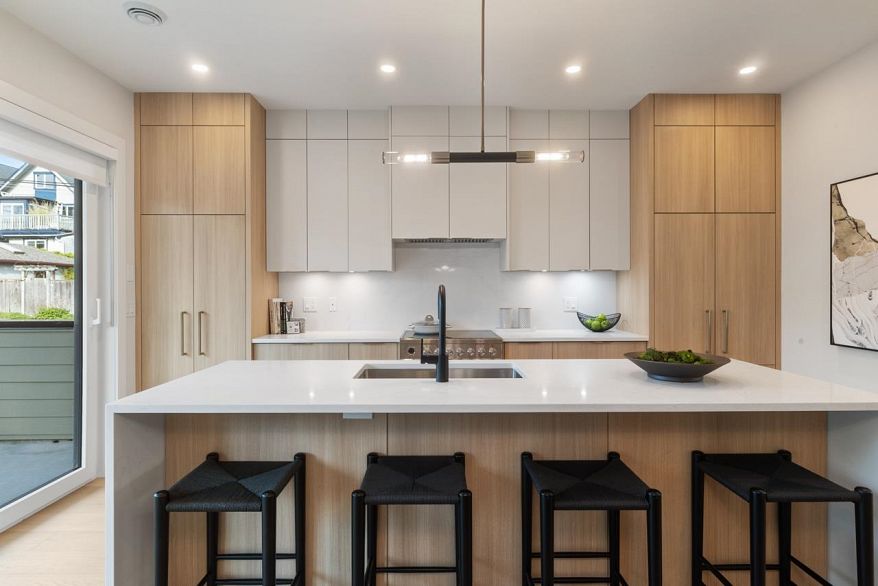 2 1937 Templeton Drive