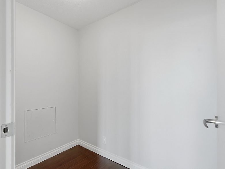 2001 668 Citadel Parade