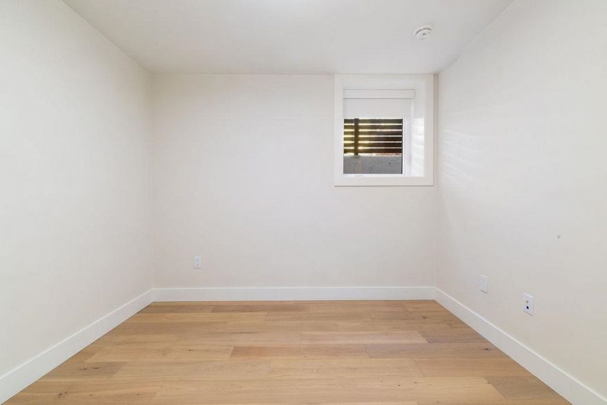 1 1933 Templeton Drive