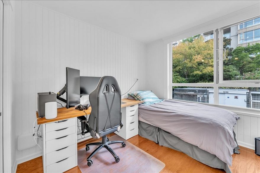 401 1330 Jervis Street