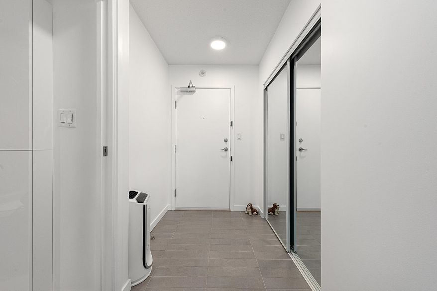 1711 788 Hamilton Street