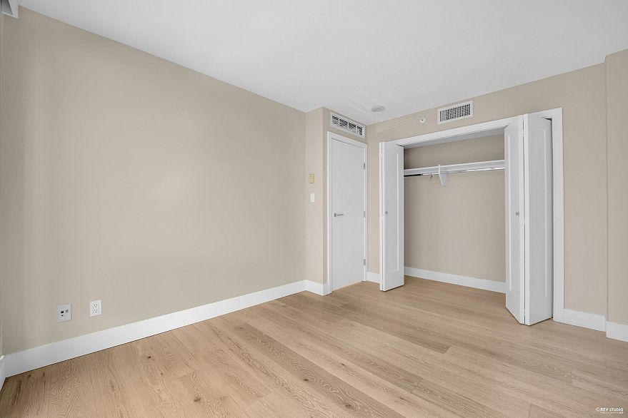 602 590 Nicola Street