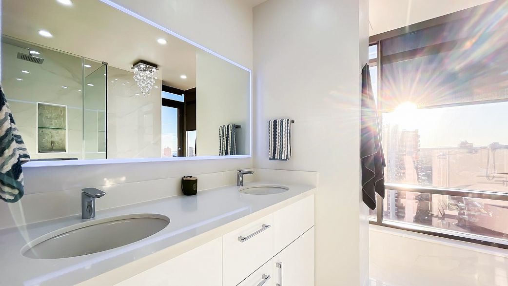 15C 1500 Alberni Street