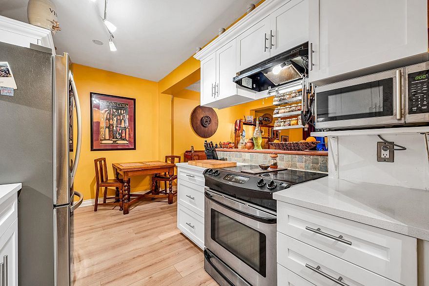 109 1655 Nelson Street