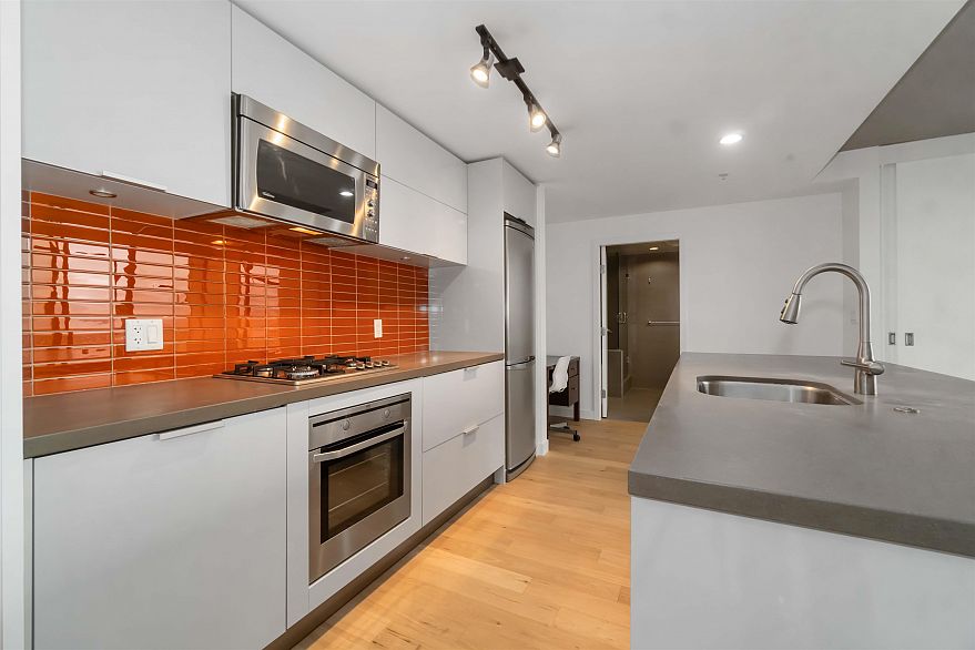 2803 108 W Cordova Street