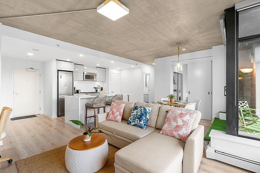 801 128 W Cordova Street