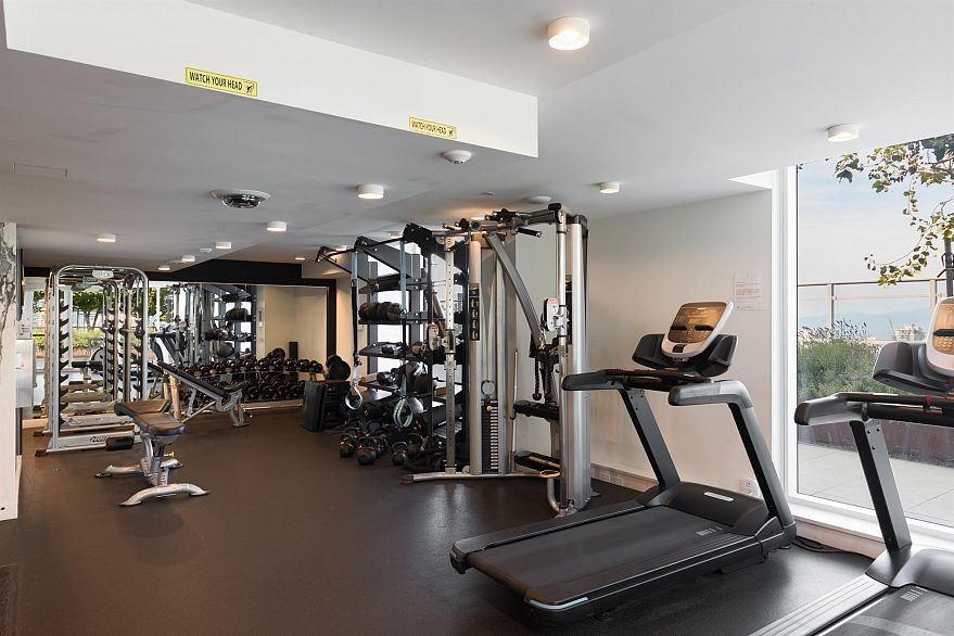 2504 1111 Richards Street