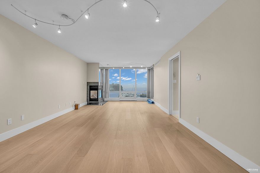 602 590 Nicola Street