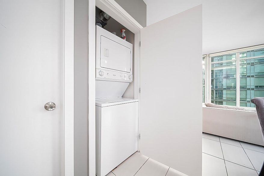 1403 1252 Hornby Street