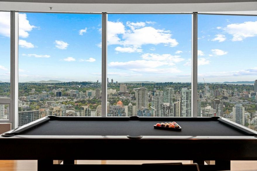 4303 938 Nelson Street