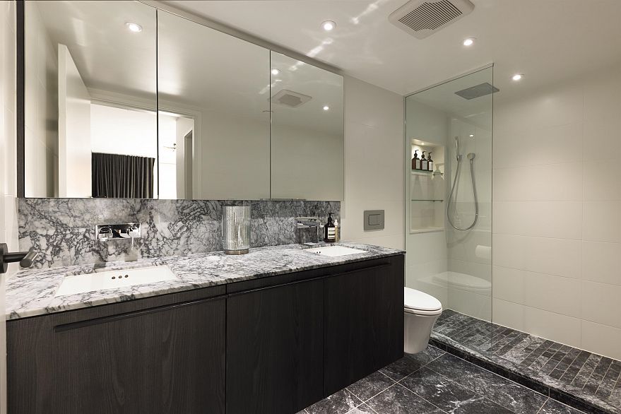 2504 1111 Richards Street