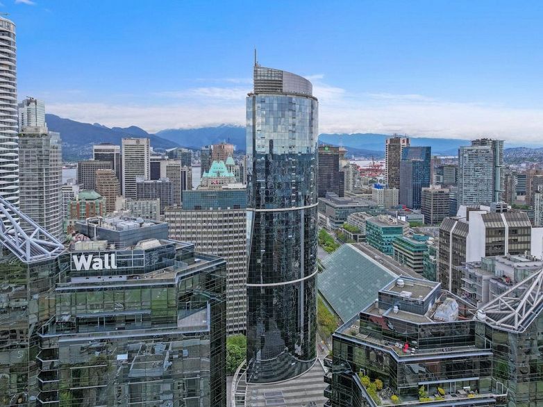 4303 938 Nelson Street