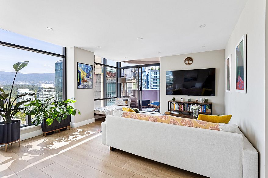 15C 1500 Alberni Street