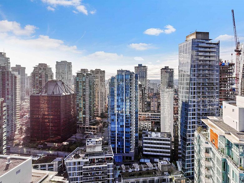 2303 1415 W Georgia Street