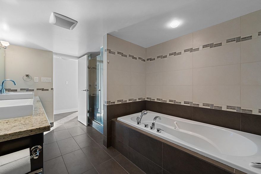 2303 1415 W Georgia Street