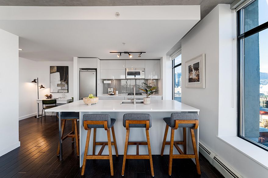 1201 108 W Cordova Street