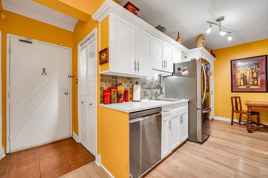 109 1655 Nelson Street