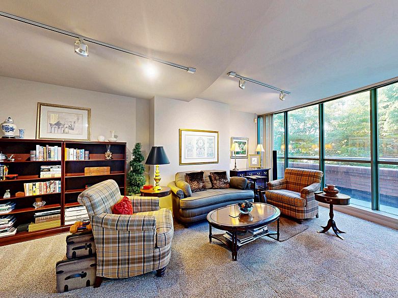 301 1888 Alberni Street