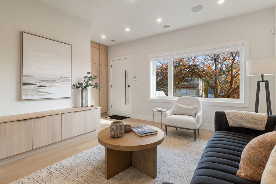 2 1937 Templeton Drive