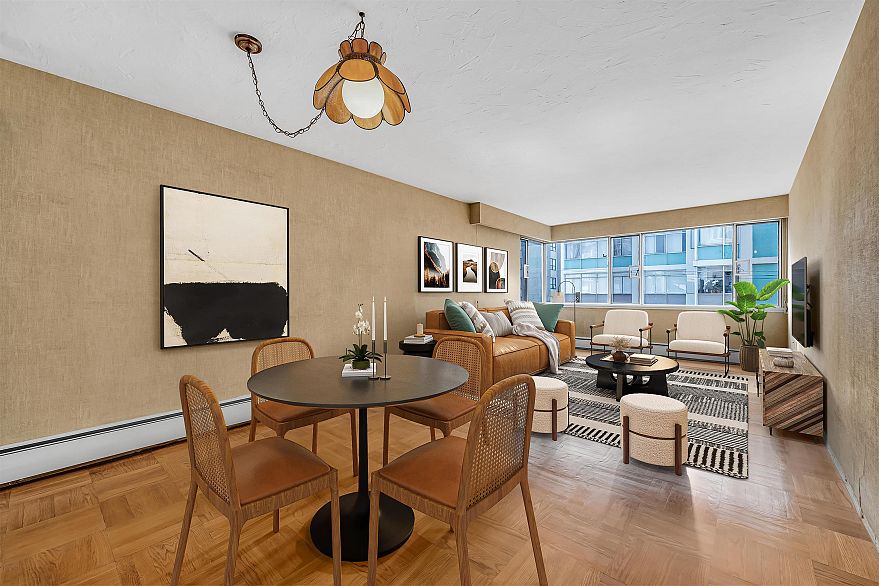 301 1050 Chilco Street