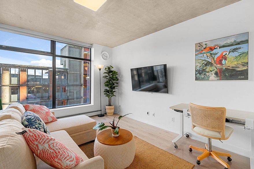 801 128 W Cordova Street