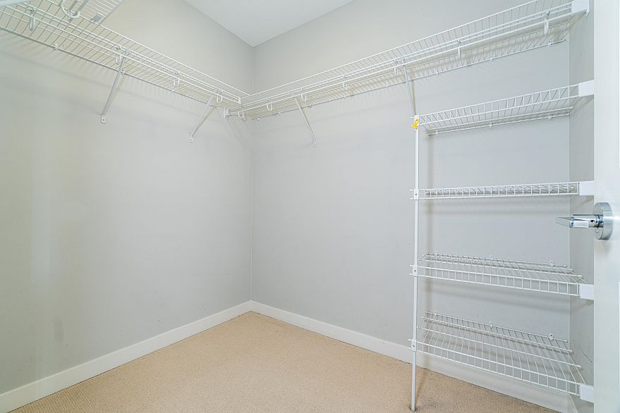 212 5638 Birney Avenue