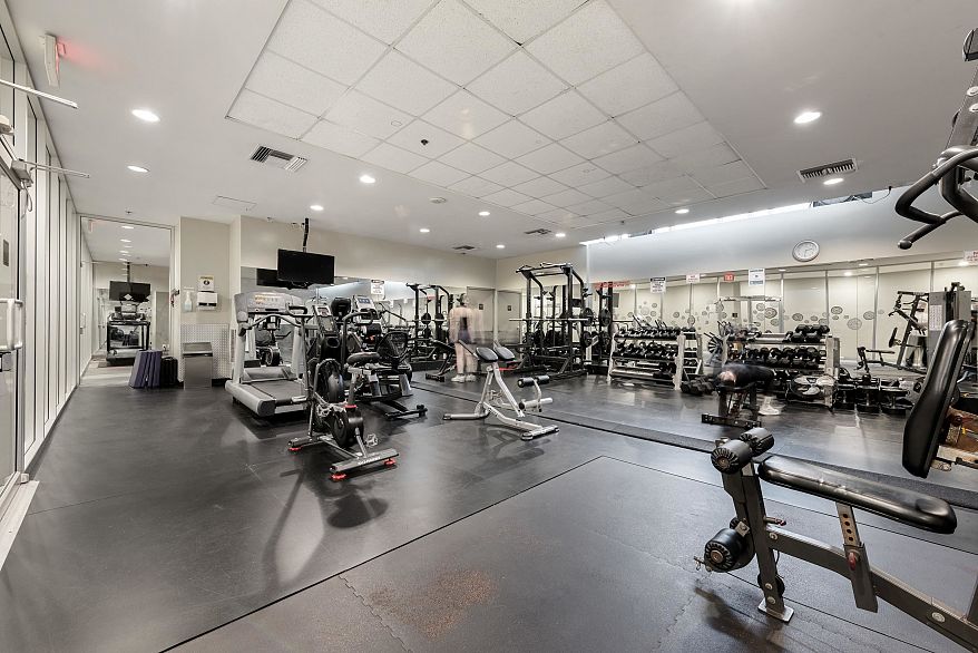 1711 788 Hamilton Street