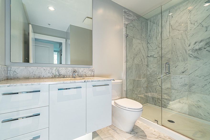 212 5638 Birney Avenue